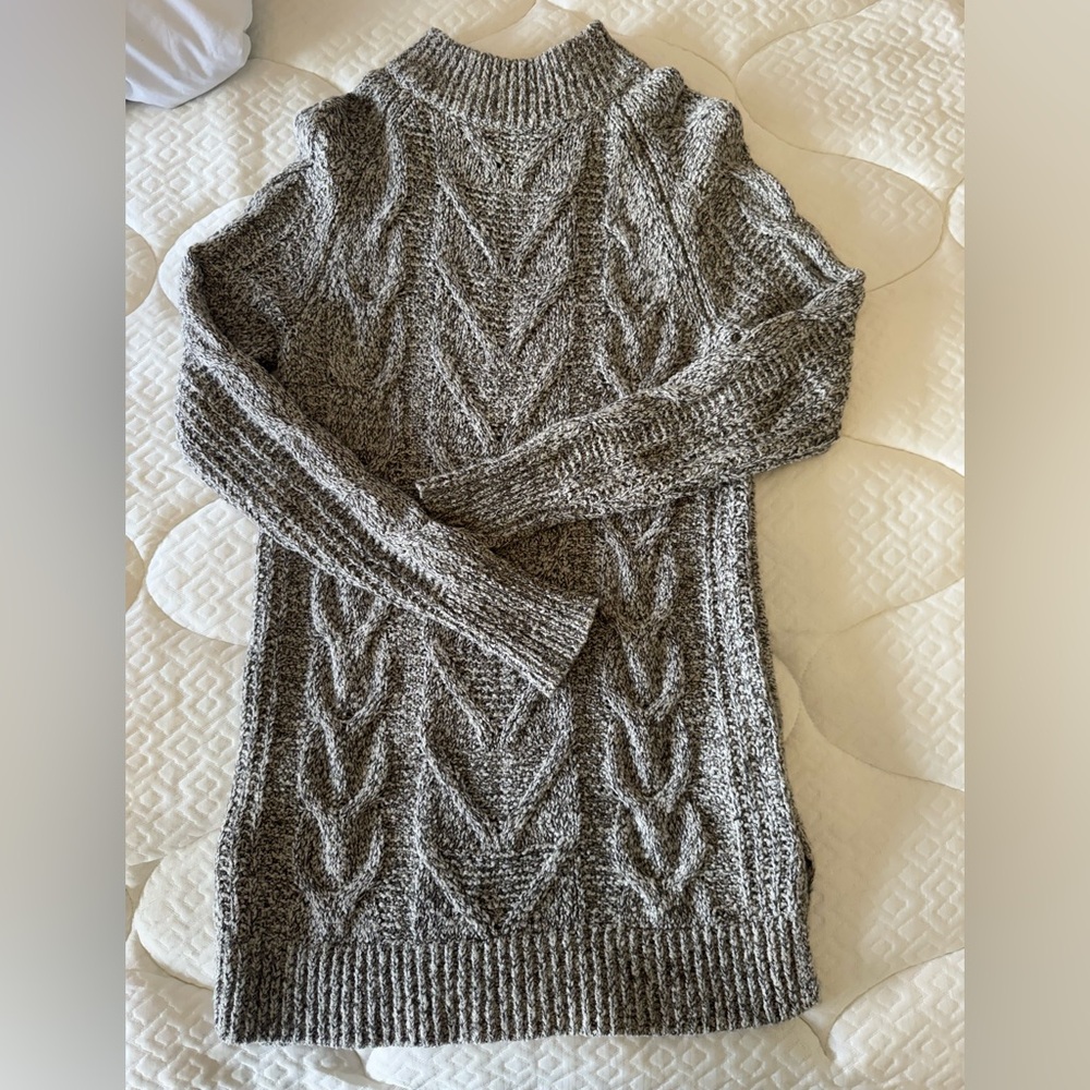 Old Navy Gray Cable Knit Sweater Grey US M